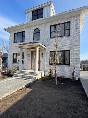Exterior, Facade, Brick Facade, American Foursquare