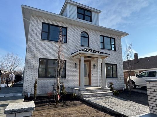 Exterior, Facade, Brick Facade, American Foursquare