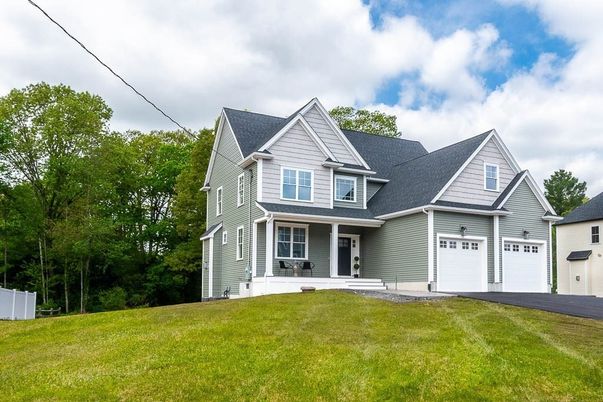 Attached, Exterior, Facade, Farmhouse