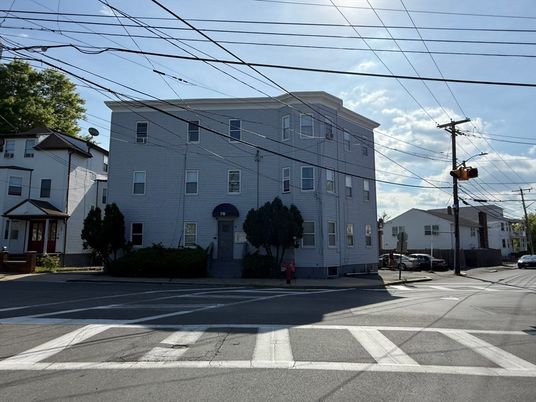 Exterior, Facade, Rowhouse