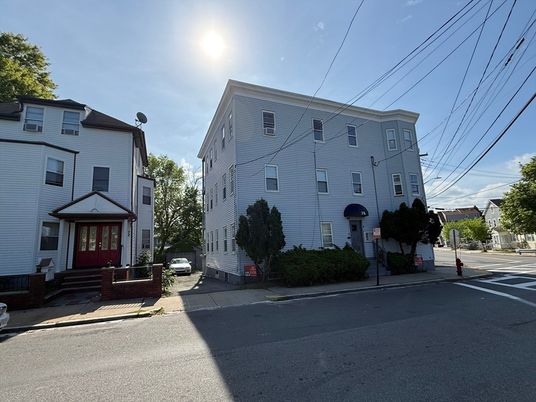 Exterior, Facade, Rowhouse