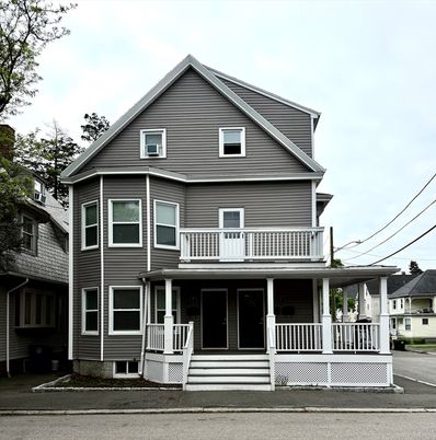 Exterior, Facade, Queen Anne Victorian