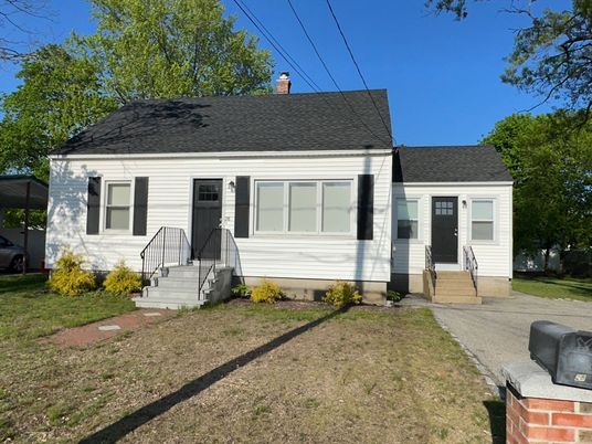 Exterior, Facade, Cape Cod