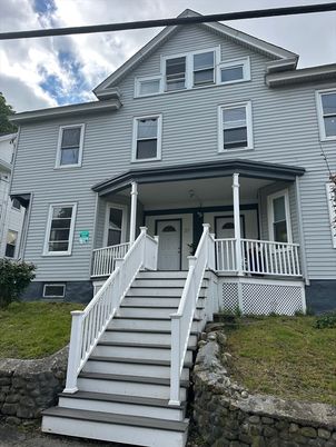 Exterior, Facade, Queen Anne Victorian