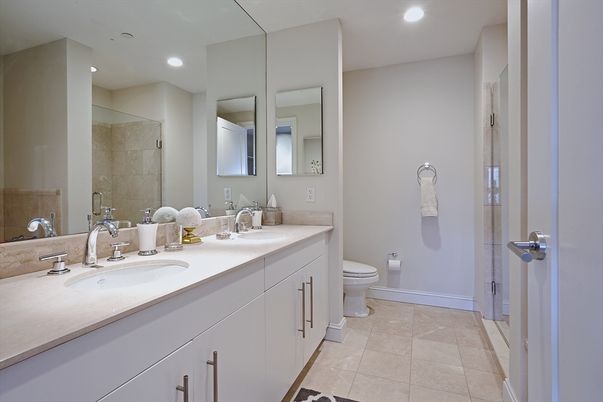 Bathroom, Dual Sink Vanities, Interior, Recessed Lighting