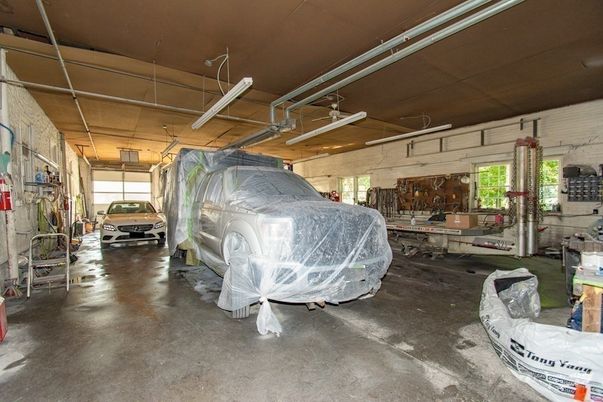 Garage, Interior