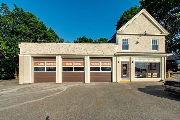Attached, Exterior, Facade, Farmhouse