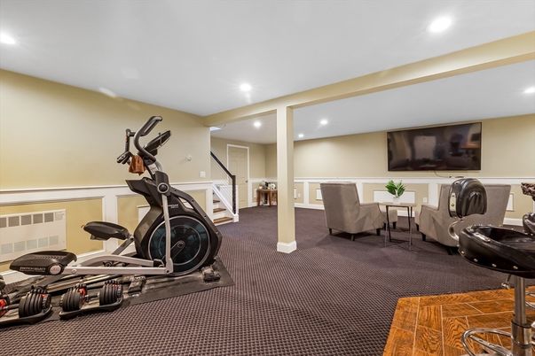Fitness Equipment, Interior, Recessed Lighting, Wood Texture Flooring