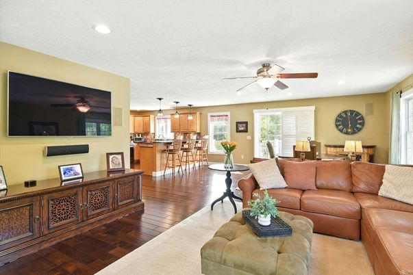Dining room, Interior, Kitchen, Living room, Pendant Lights, Recessed Lighting, Wood Texture Flooring