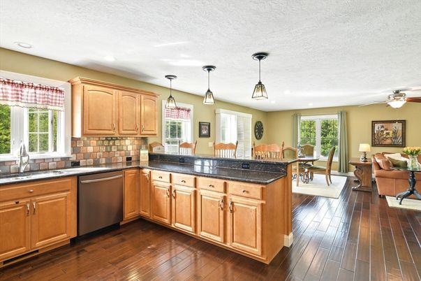 Dining room, Interior, Kitchen, Pendant Lights, Recessed Lighting, Wood Texture Flooring
