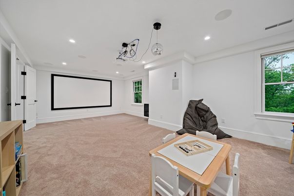 Empty room, Interior, Pendant Lights, Projection Screen, Recessed Lighting