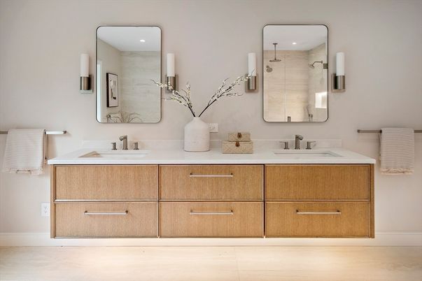Bathroom, Dual Sink Vanities, Interior, Recessed Lighting