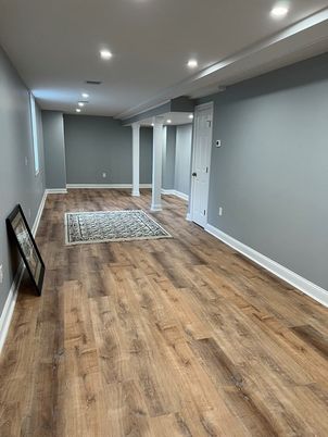 Empty room, Interior, Recessed Lighting, Wood Texture Flooring