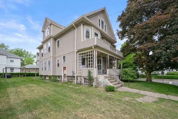 Backyard, Exterior, Facade, Queen Anne Victorian
