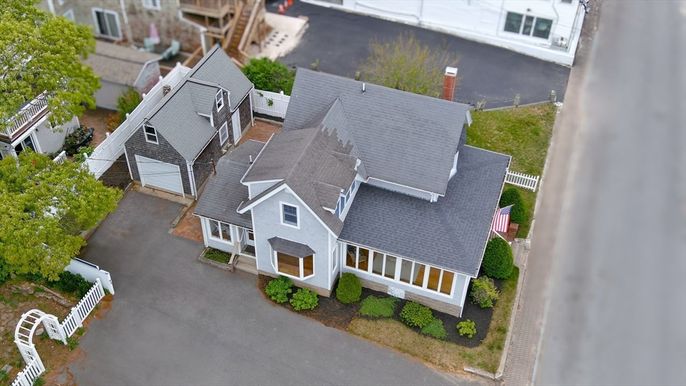 Exterior, Drone