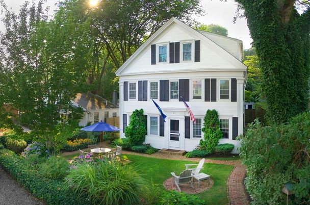 Backyard, Exterior, Facade, Queen Anne Victorian