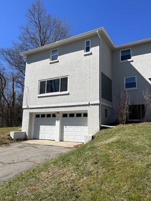 Attached, Exterior, Facade, Split Level