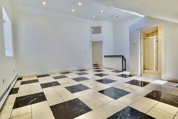 Empty room, Interior, Marble, Recessed Lighting
