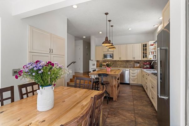 Dining room, Interior, Kitchen, Pendant Lights, Recessed Lighting, Stainless Steel Appliances