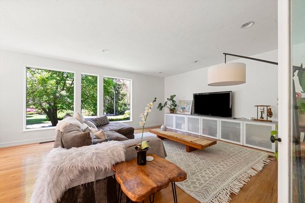 Interior, Living room, Recessed Lighting, Wood Texture Flooring