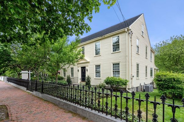 Backyard, Exterior, Facade, Georgian