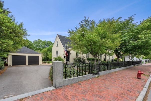 Detached Garage, Exterior