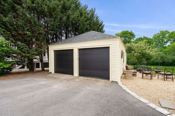 Detached Garage, Exterior