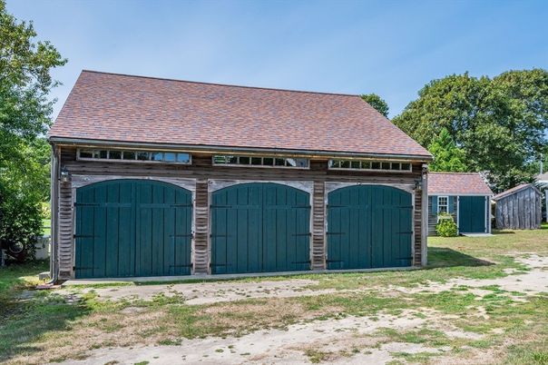 Detached Garage, Exterior