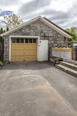 Detached Garage, Exterior