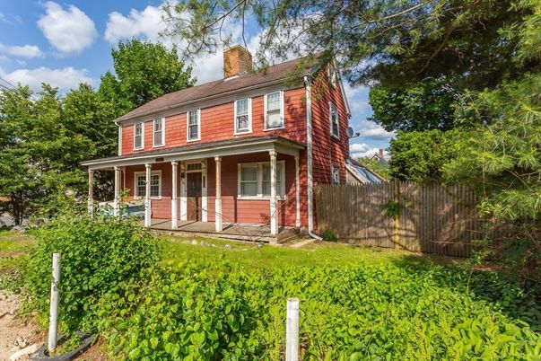 Backyard, Exterior, Facade, American Foursquare