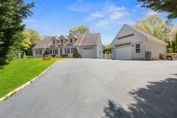 Attached, Detached Garage, Exterior, Facade, Farmhouse
