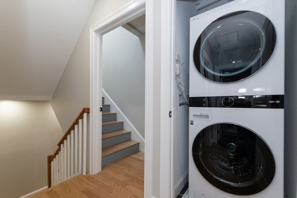 Interior, Utility Closets, Washer, Wood Texture Flooring