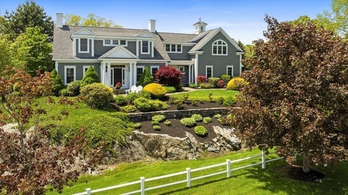 Backyard, Exterior, Facade, Queen Anne Victorian