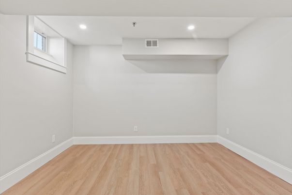 Empty room, Interior, Recessed Lighting, Wood Texture Flooring