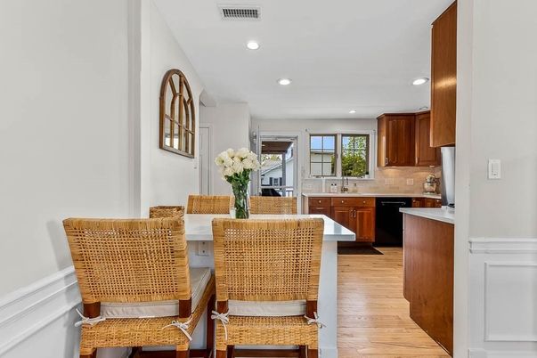 Dining room, Interior, Kitchen, Recessed Lighting, Wood Texture Flooring
