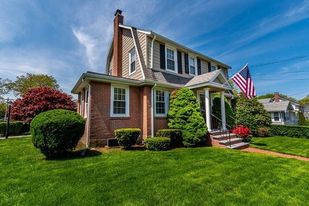Exterior, Facade, Brick Facade, Cape Cod