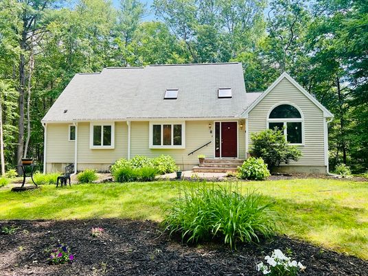 Exterior, Facade, Cape Cod