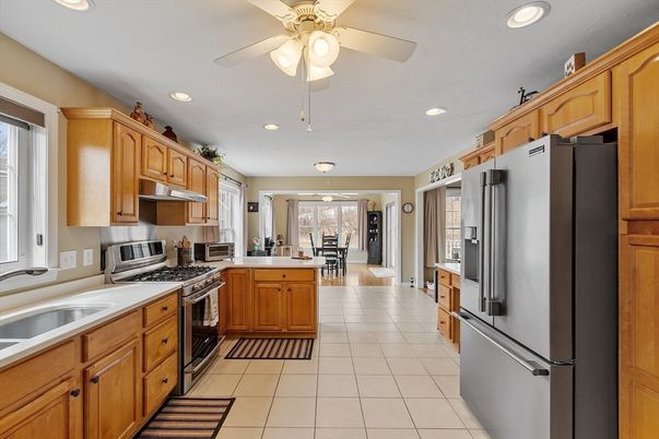 Dining room, Interior, Kitchen, Recessed Lighting, Stainless Steel Appliances