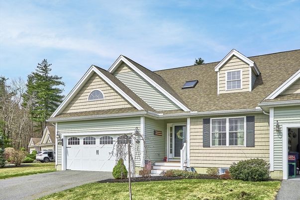 Attached, Exterior, Facade, Cape Cod