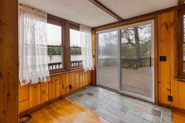 Empty room, Interior, Wooden Beams, Wood Texture Flooring