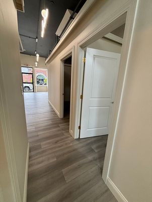 Interior, Pendant Lights, Wood Texture Flooring