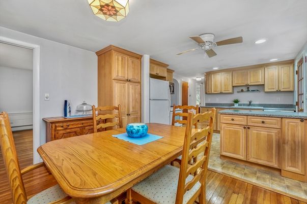 Dining room, Interior, Kitchen, Recessed Lighting, Wood Texture Flooring