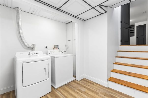 Interior, Utility Closets, Washer, Wood Texture Flooring