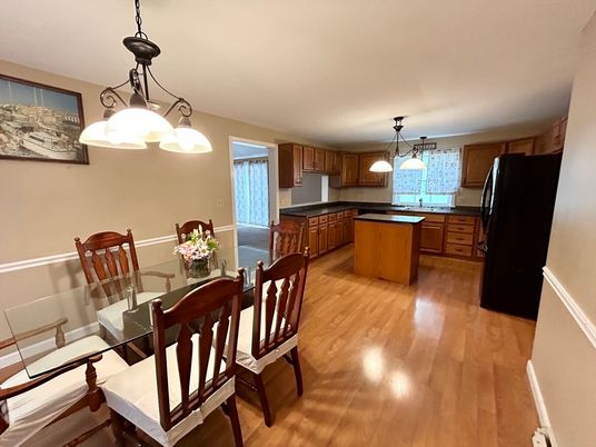 Dining room, Interior, Kitchen, Pendant Lights, Wood Texture Flooring