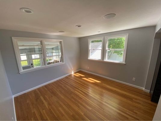 Empty room, Interior, Recessed Lighting, Wood Texture Flooring