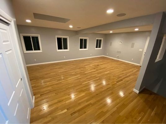 Empty room, Interior, Recessed Lighting, Wood Texture Flooring