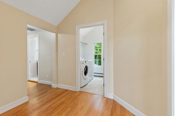 Interior, Utility Closets, Washer, Wood Texture Flooring