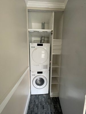 Interior, Utility Closets, Washer, Wood Texture Flooring