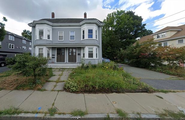 Exterior, Facade, Queen Anne Victorian