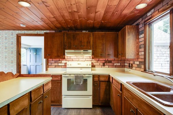Interior, Kitchen, Recessed Lighting, Wooden Ceilings, Wood Texture Flooring